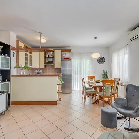 Apartment Jesenice Krilo
